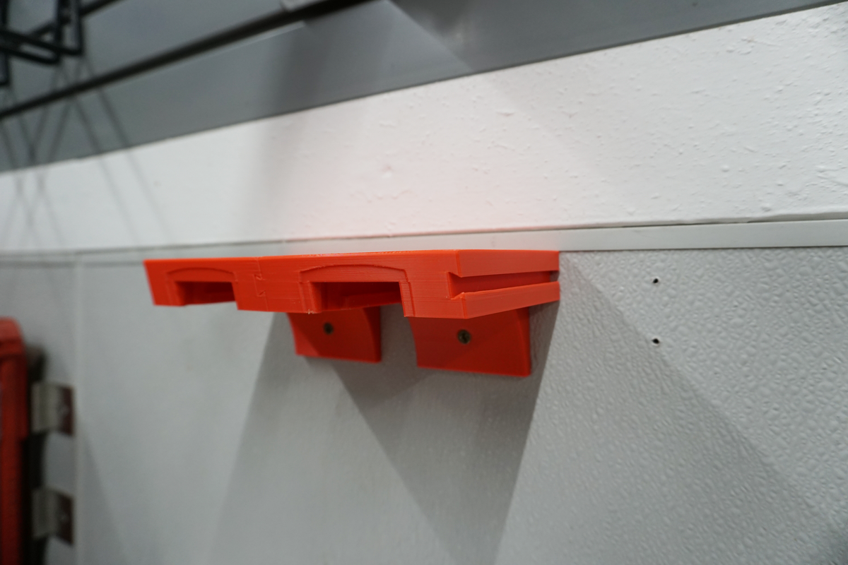 Expandable Milwaukee M18 Battery Holder – Modular Wall Mount Storage Rack