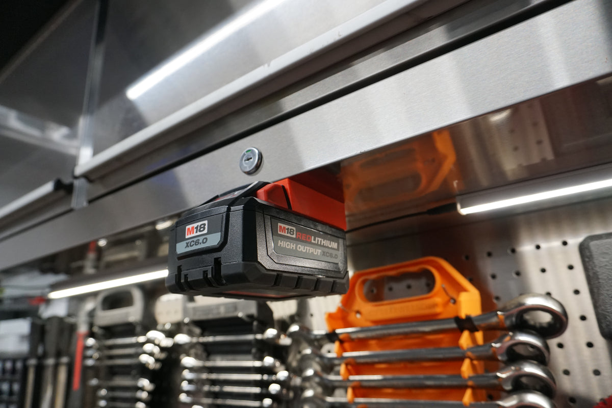 Milwaukee M18 Battery Mount – Compact Single Holder for Shop, Garage, Jobsite (3D Printed ASA)