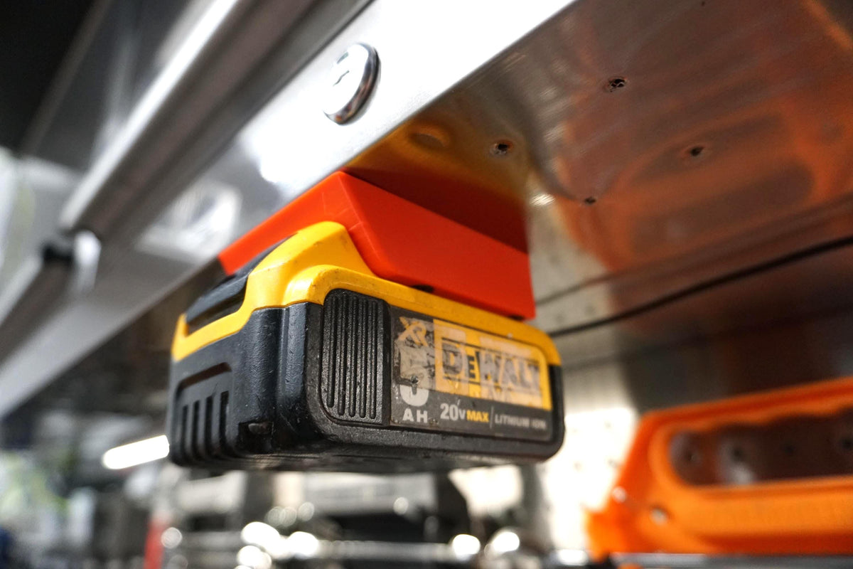 DeWalt 20V Battery Mount – Compact Single Holder for Shop, Garage, Jobsite (3D Printed ASA)